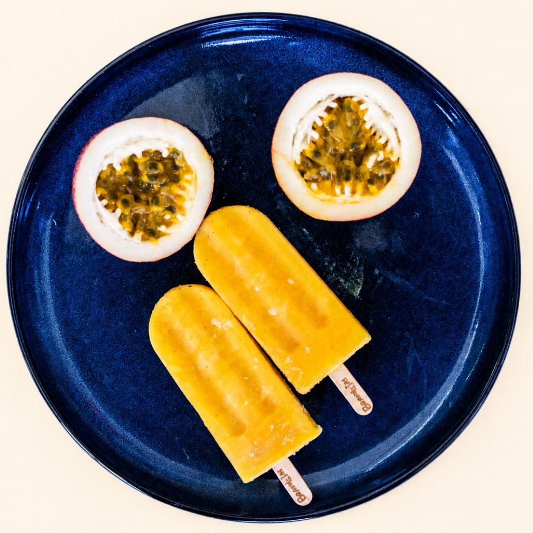 Paleta artesanal en agua de maracuyá